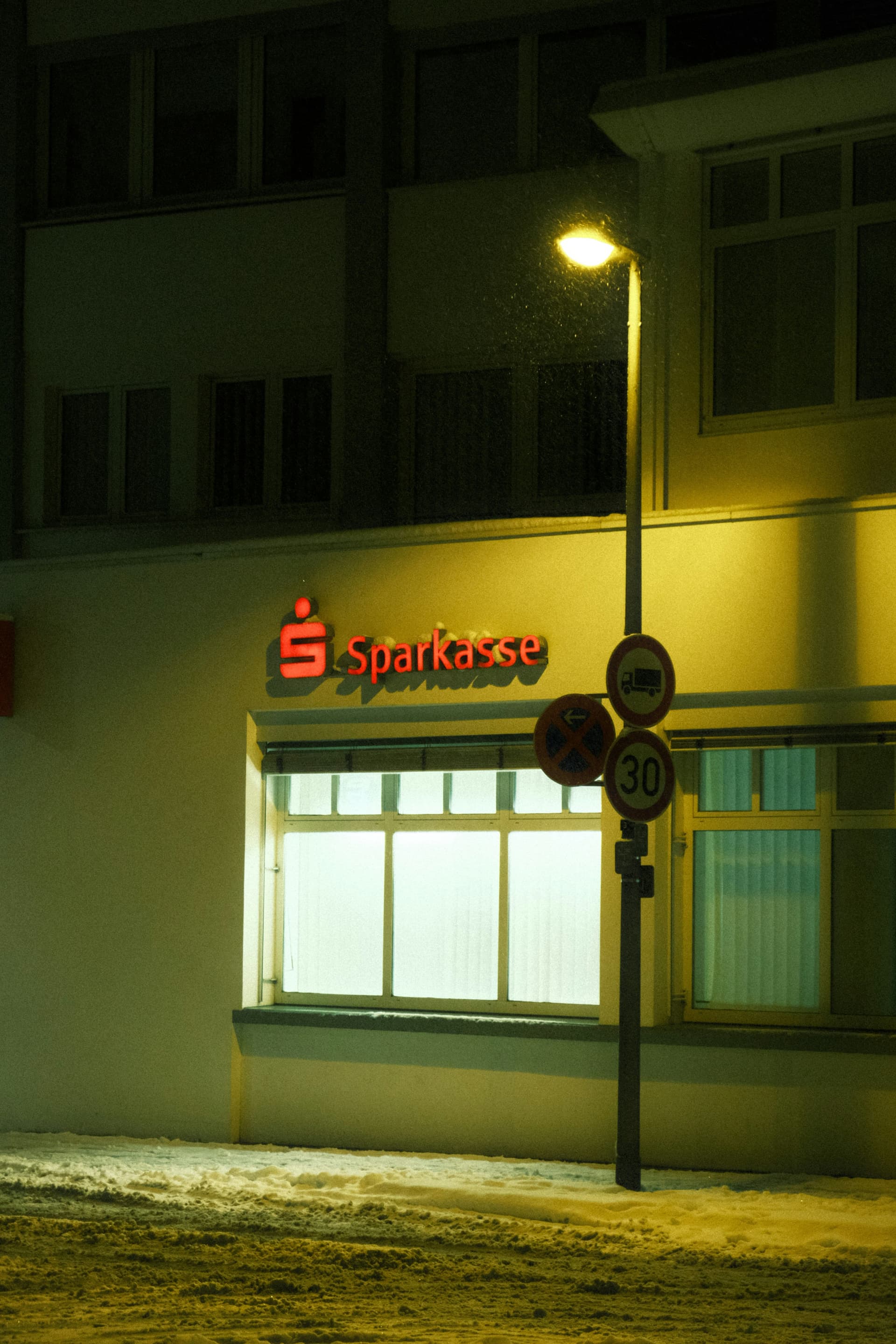Marke Sparkassen-Rot wird (doch) nicht gelöscht (BGH)